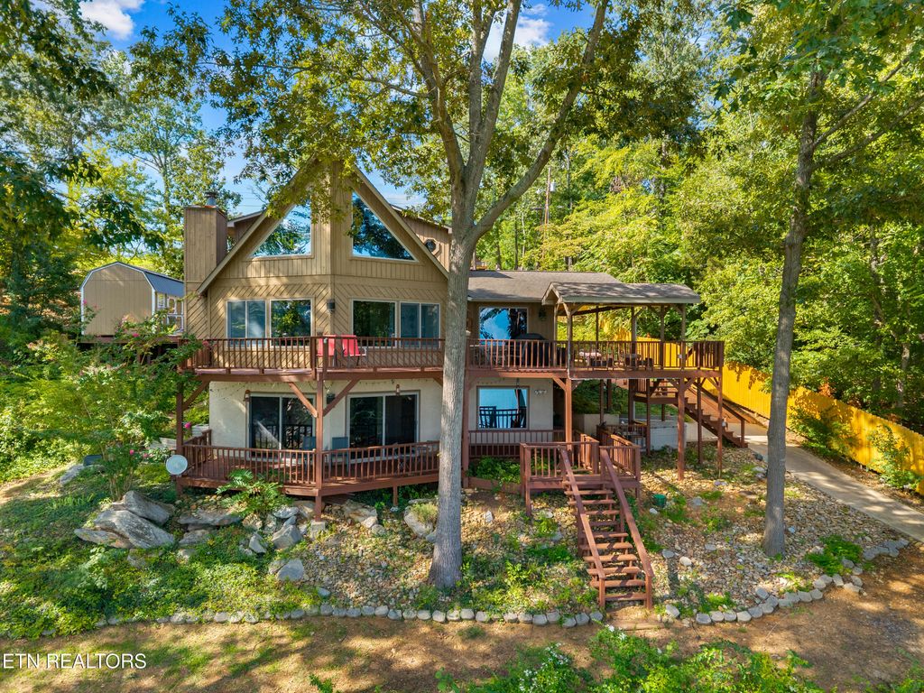 Photo of 833 Plainview Drive, Dandridge, TN 37725 (MLS # 1314322)