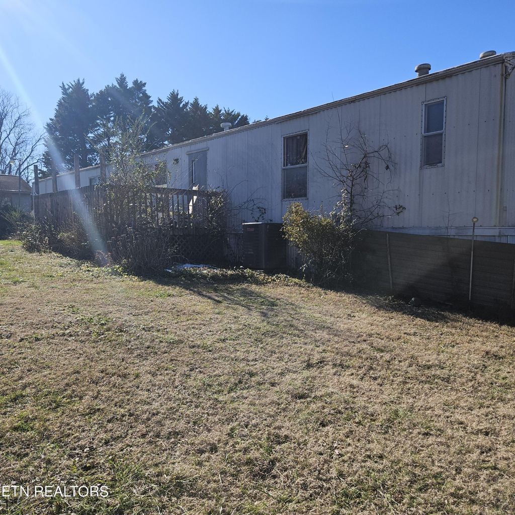 Photo of 1145 Cloyds Church Rd, Greenback, TN 37742 (MLS # 1287523)
