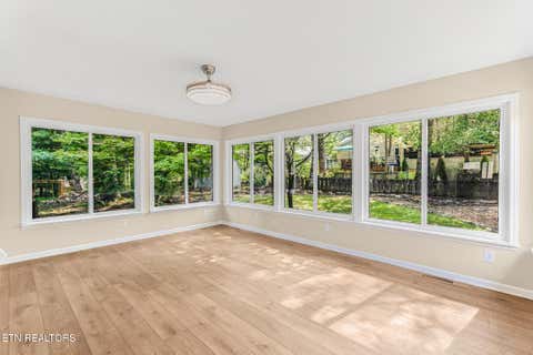 Tiny photo for 22 Overlook Terrace, Crossville, TN 38558 (MLS # 1350136)