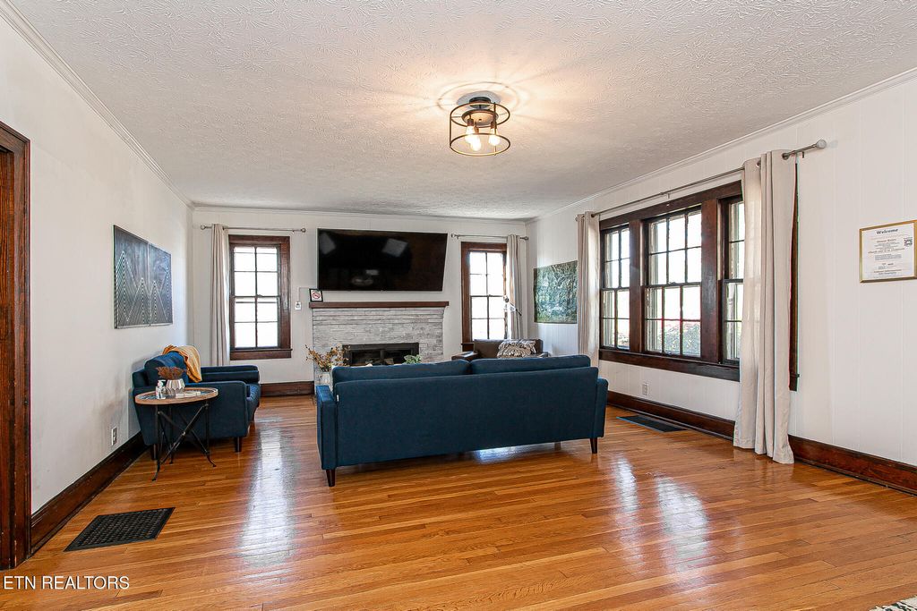 Photo of 3104 Fairmont Blvd, Knoxville, TN 37917 (MLS # 1331843)