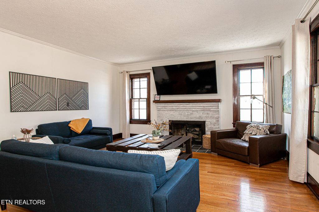 Photo of 3104 Fairmont Blvd, Knoxville, TN 37917 (MLS # 1331843)