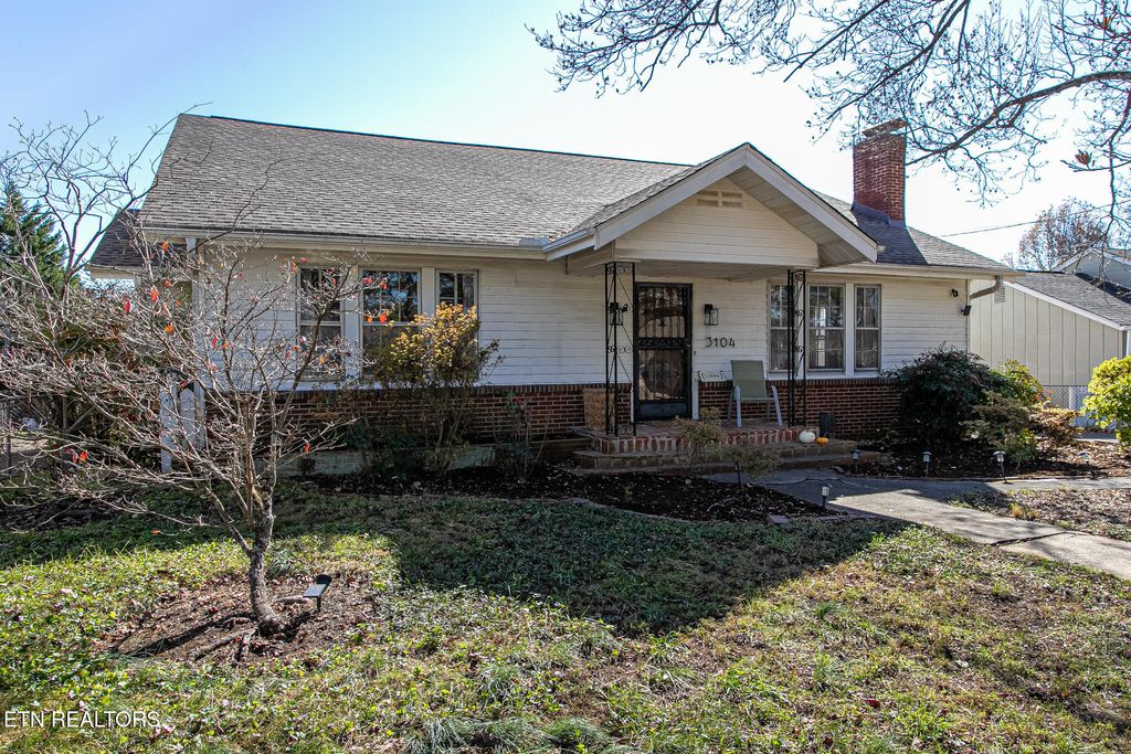 Photo of 3104 Fairmont Blvd, Knoxville, TN 37917 (MLS # 1331843)