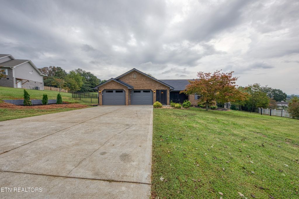 Photo of 2746 Ashton Lane, Sevierville, TN 37876 (MLS # 1316601)