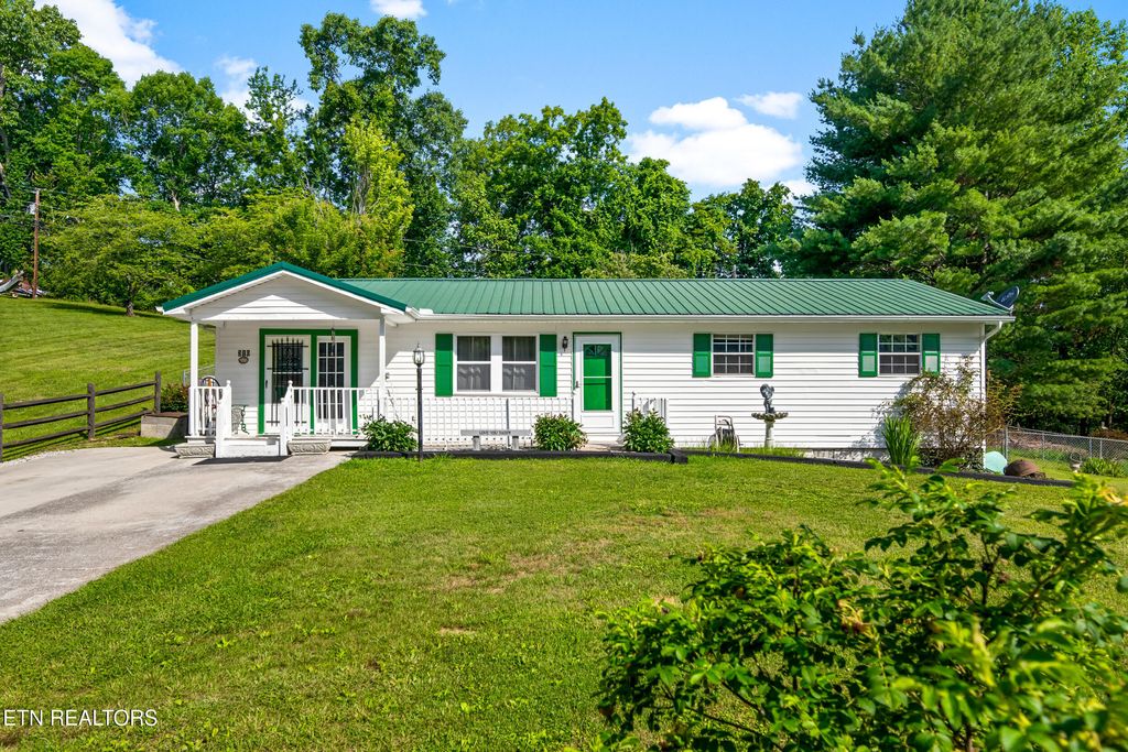Photo of 310 Hollifield Drive, Jacksboro, TN 37757 (MLS # 1343989)