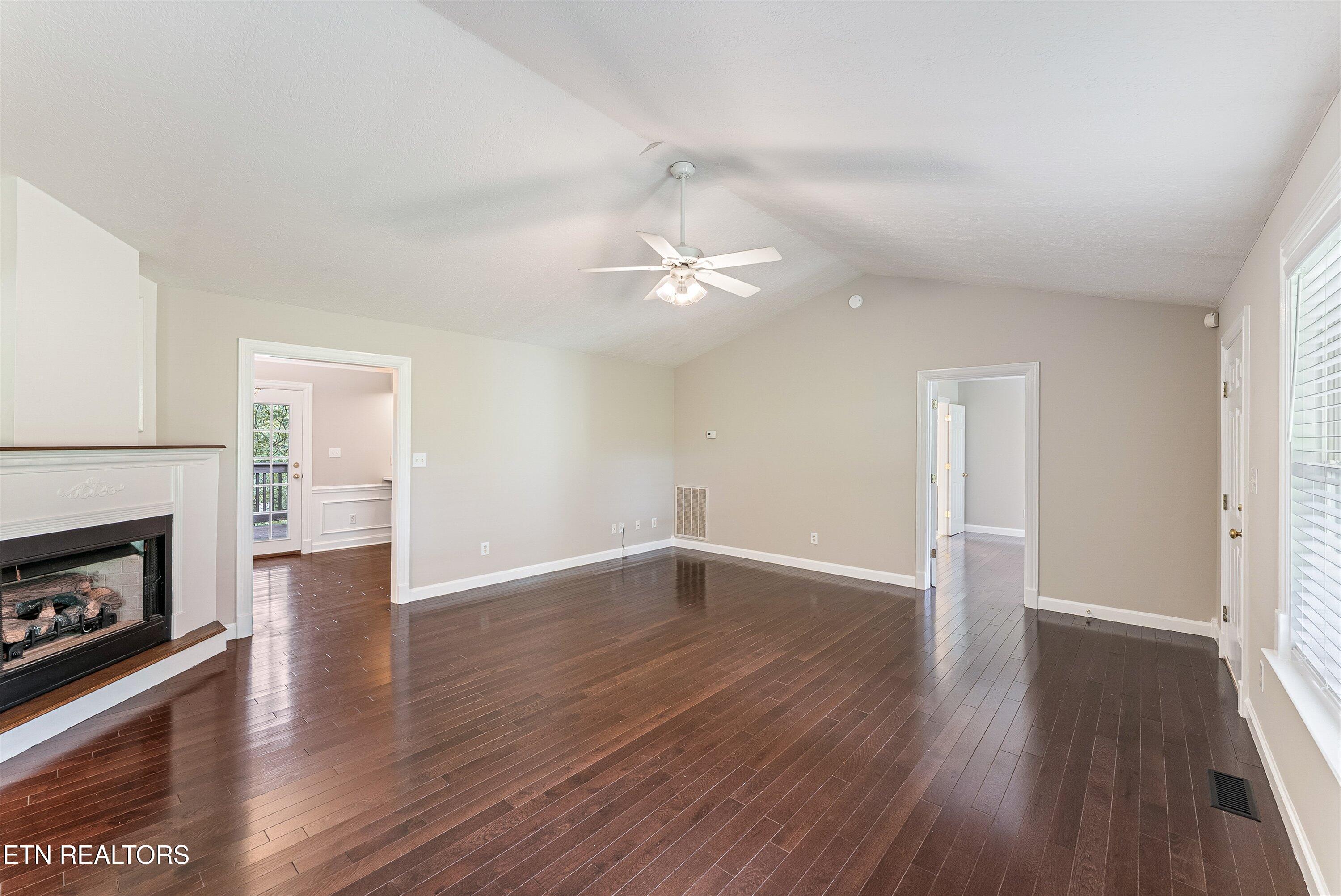 6133 Weems Rd