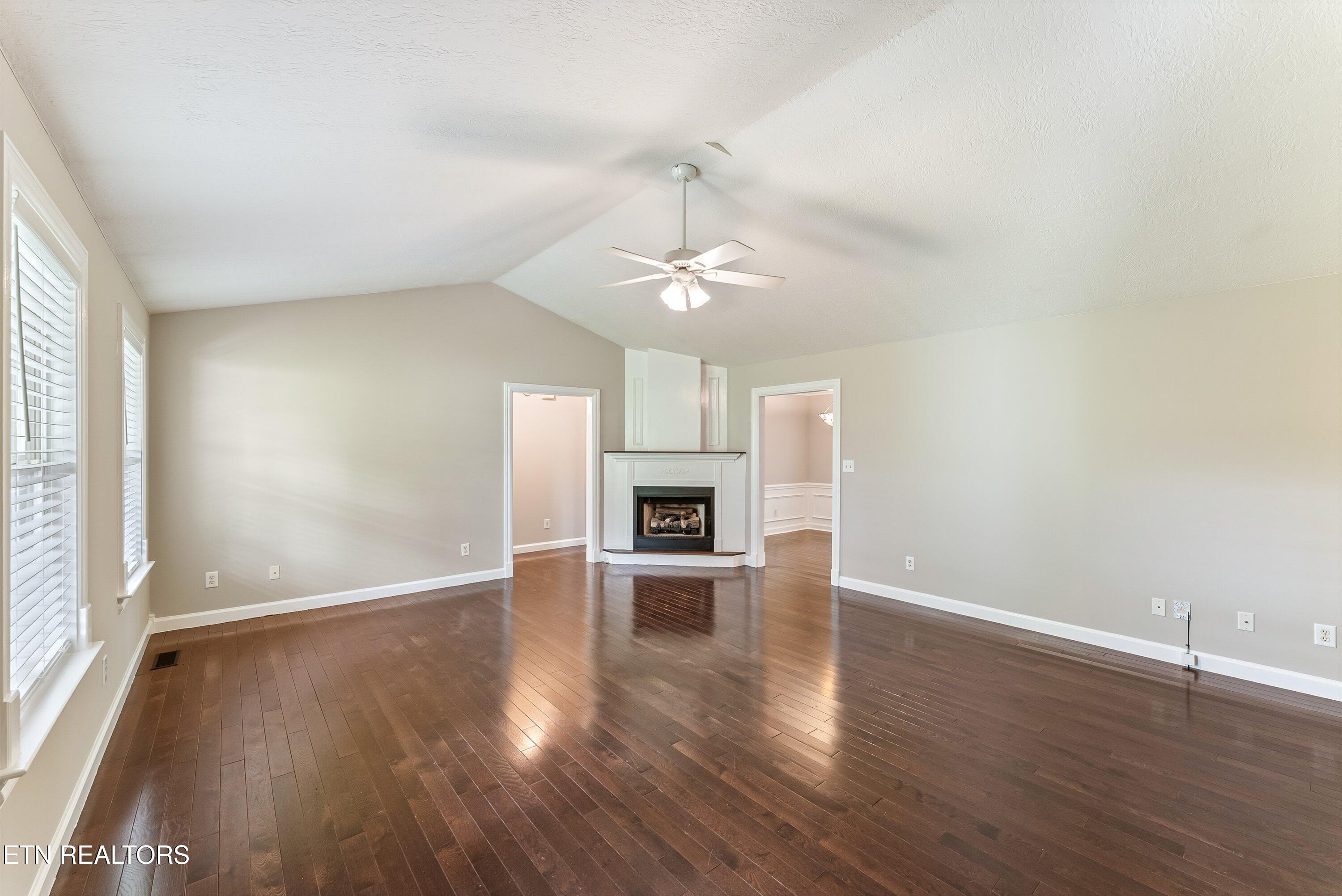 6133 Weems Rd
