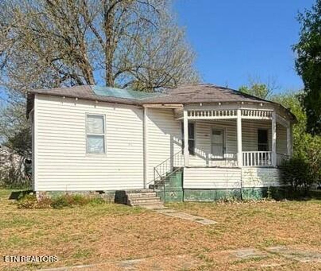 Photo of 122 Ohio Ave, Etowah, TN 37331 (MLS # 1340929)