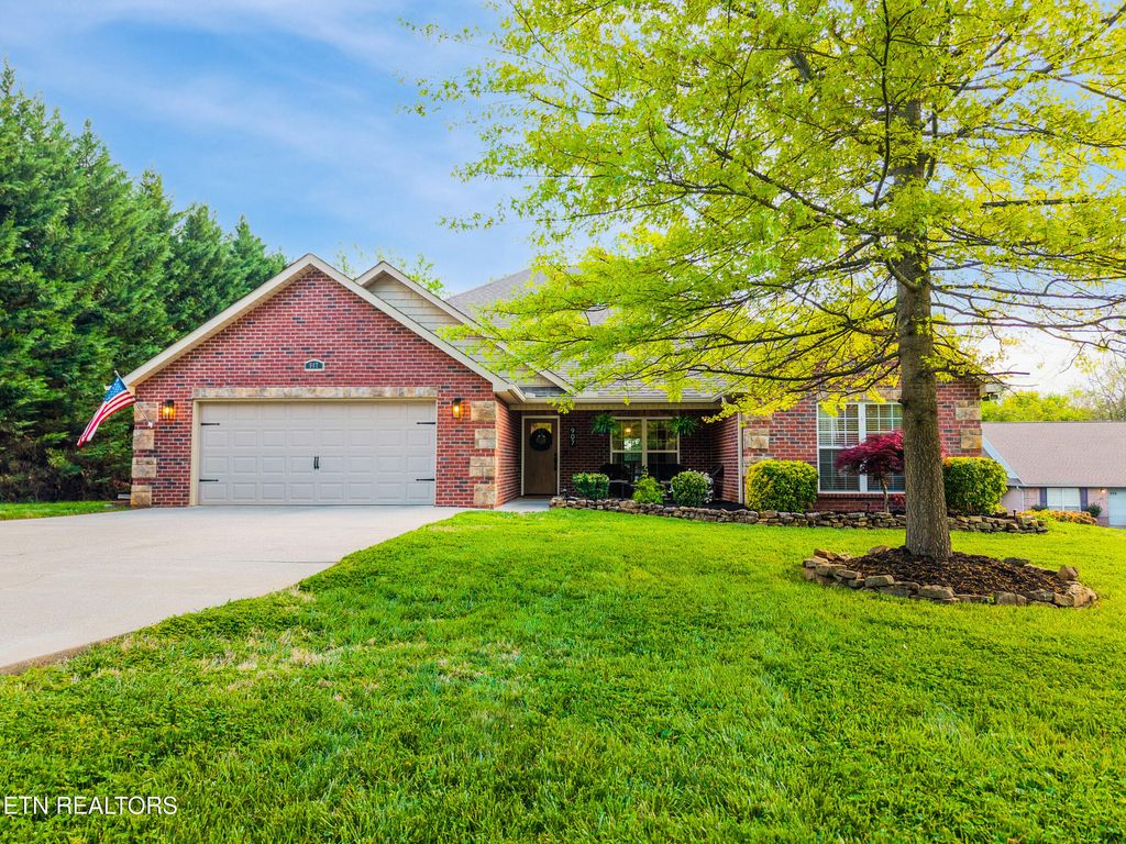 Photo of 907 Huntington Farms Rd, Maryville, TN 37803 (MLS # 1337151)
