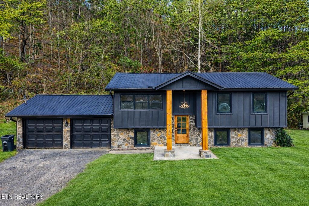 Photo of 3139 Easy St, Pigeon Forge, TN 37862 (MLS # 1330739)