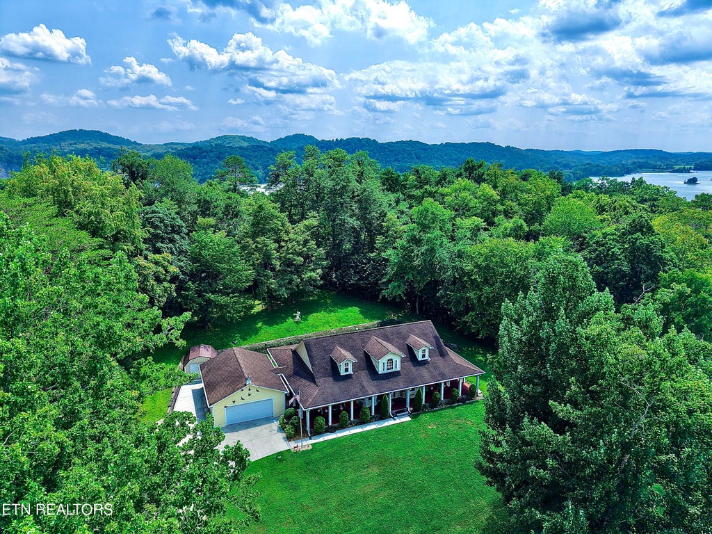 Photo of 403 Chelaque Way, Mooresburg, TN 37811 (MLS # 1350390)
