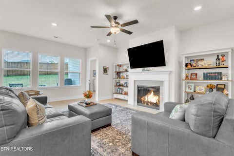 Tiny photo for 510 Sugar Maple Tr, Lenoir City, TN 37771 (MLS # 1355623)