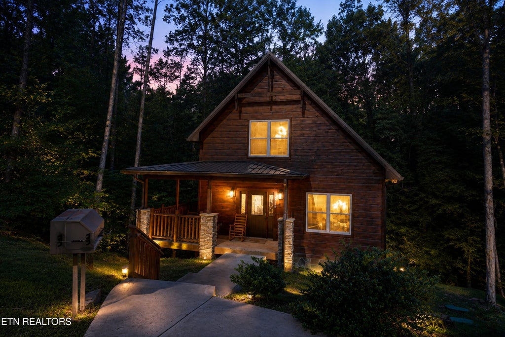 Photo of 2108 Roscoe Court, Sevierville, TN 37876 (MLS # 1350427)