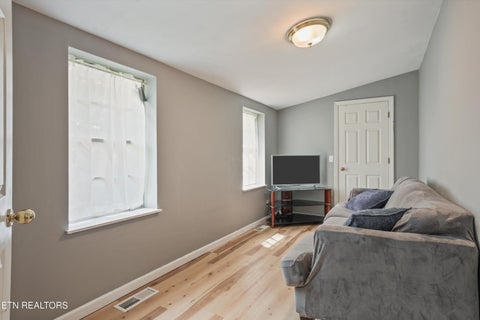 Tiny photo for 303 W Outer Drive, Oak Ridge, TN 37830 (MLS # 1356311)