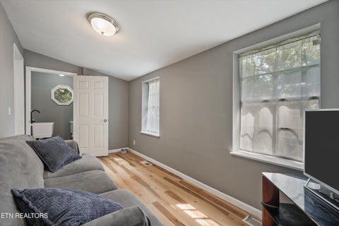 Tiny photo for 303 W Outer Drive, Oak Ridge, TN 37830 (MLS # 1356311)