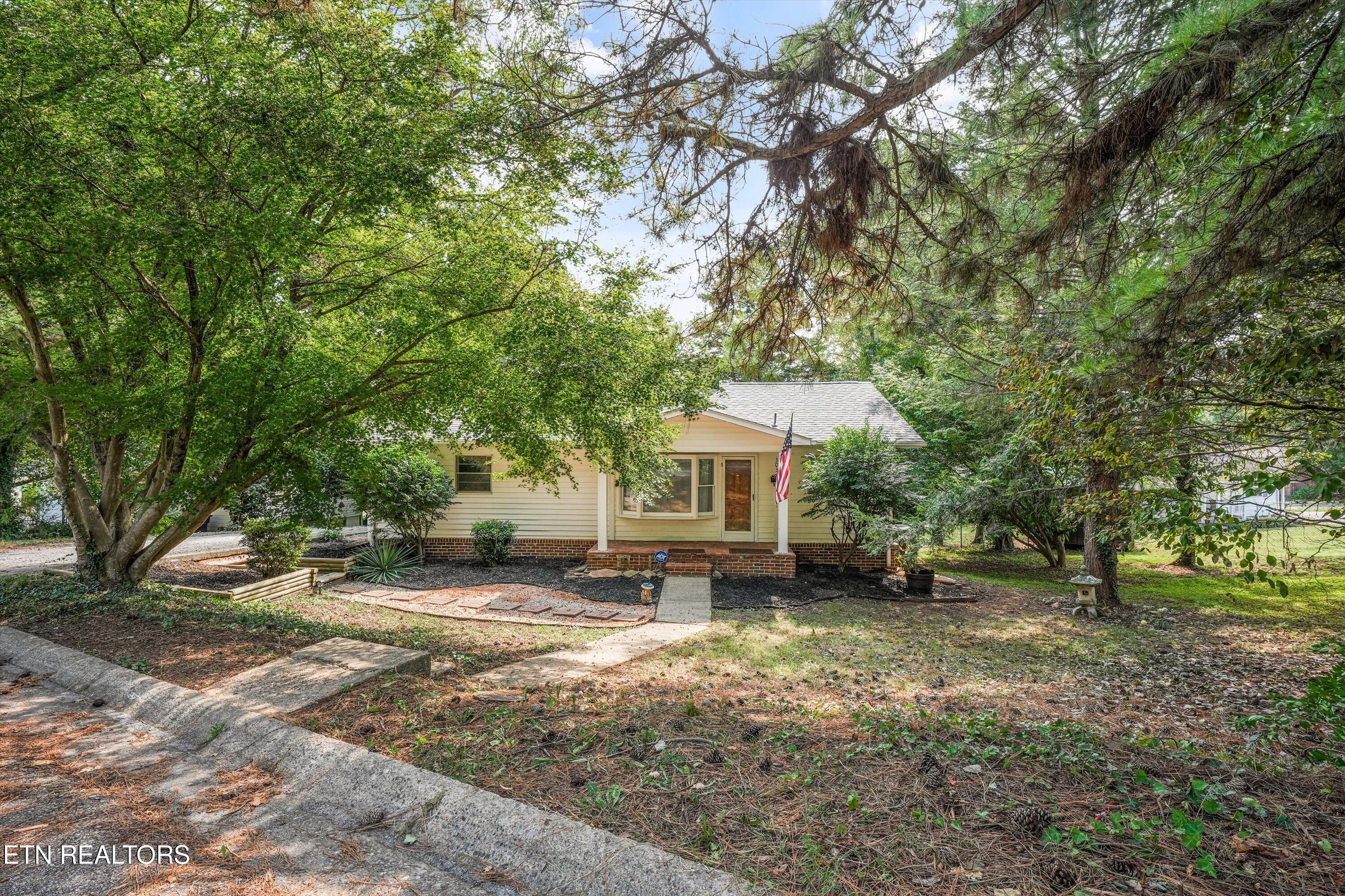 303 W Outer Drive