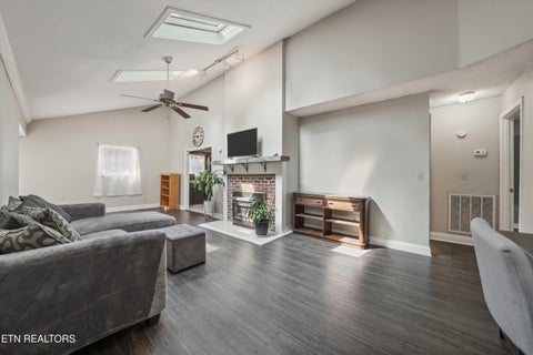 Tiny photo for 303 W Outer Drive, Oak Ridge, TN 37830 (MLS # 1356311)