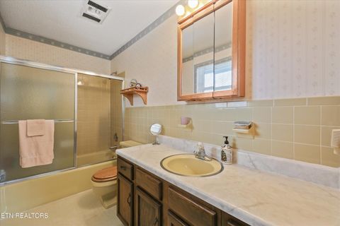 Tiny photo for 605 Woodland Drive, Clinton, TN 37716 (MLS # 1328904)