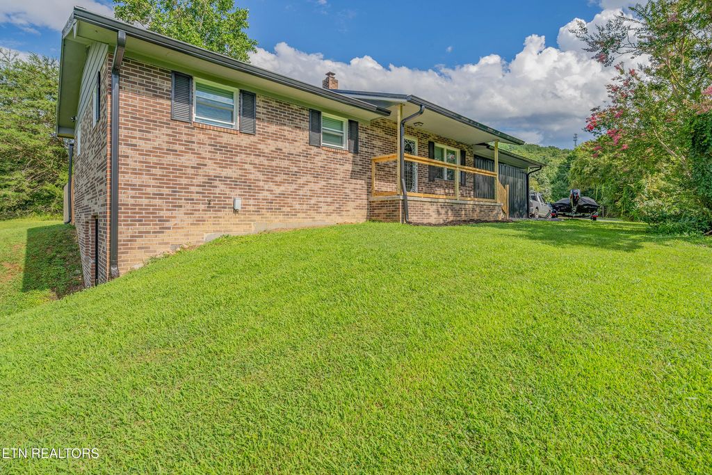Photo of 104 Apricot Rd, Cosby, TN 37722 (MLS # 1308979)
