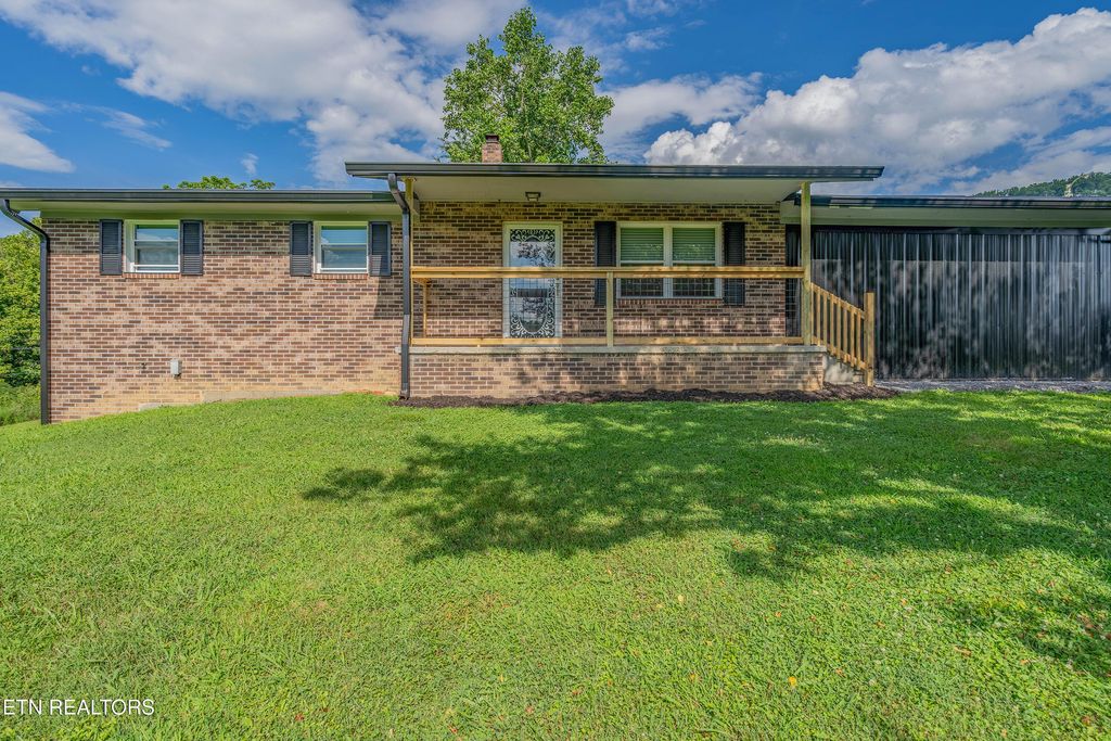 Photo of 104 Apricot Rd, Cosby, TN 37722 (MLS # 1308979)