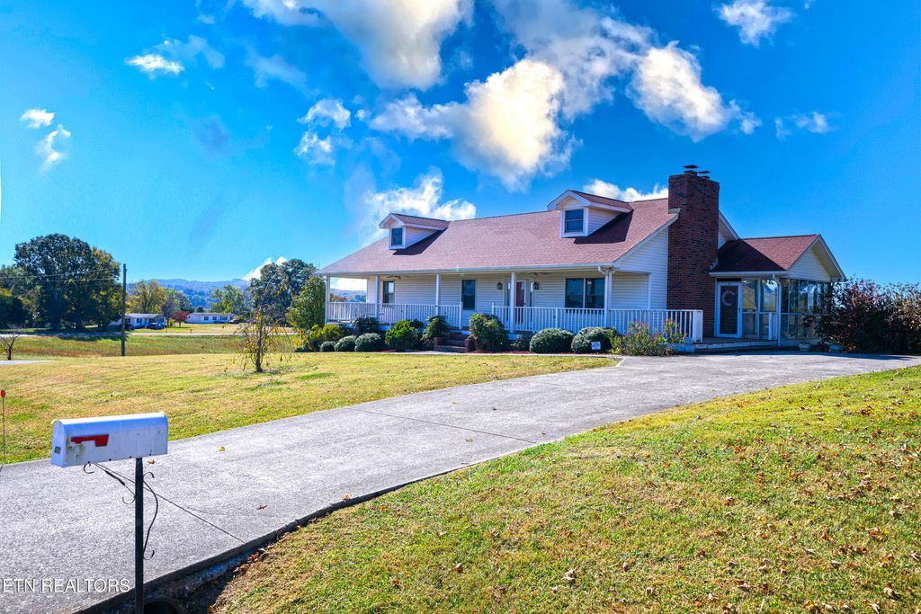Photo of 677 Beard Rd, Strawberry Plains, TN 37871 (MLS # 1280457)
