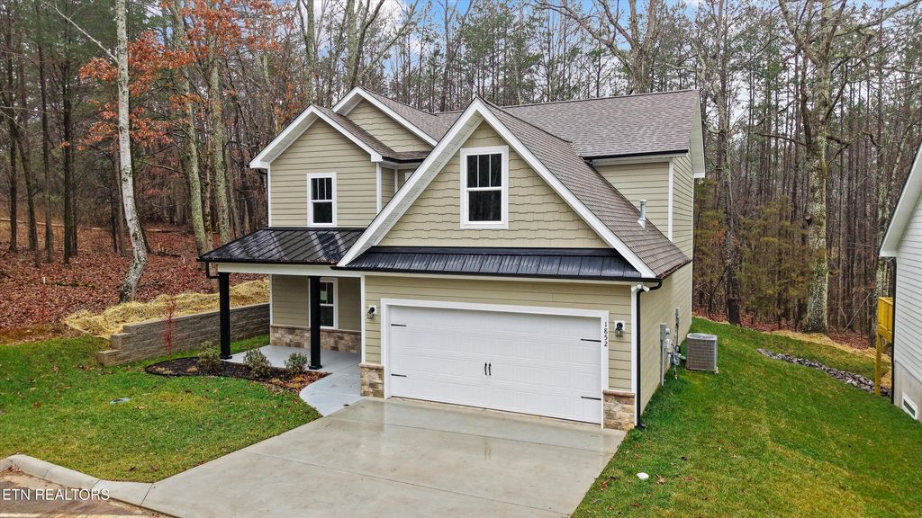 Photo of 1852 Green Meadows Lane, Lenoir City, TN 37771 (MLS # 1329789)