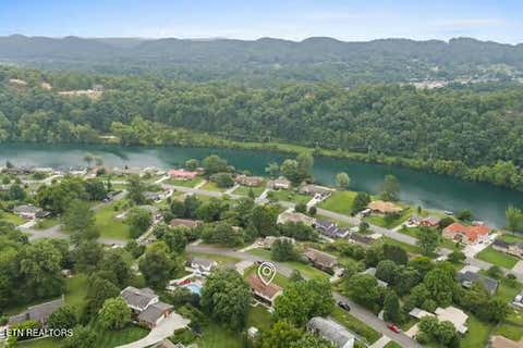 Tiny photo for 609 Greenwood Drive, Clinton, TN 37716 (MLS # 1344286)