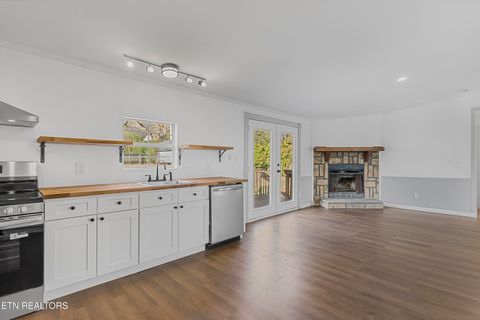 Tiny photo for 806 Reynolds Ave, Clinton, TN 37716 (MLS # 1324109)