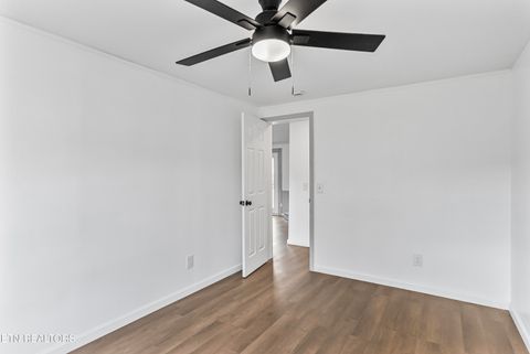 Tiny photo for 806 Reynolds Ave, Clinton, TN 37716 (MLS # 1324109)