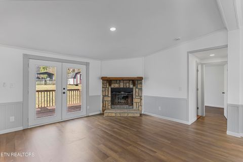 Tiny photo for 806 Reynolds Ave, Clinton, TN 37716 (MLS # 1324109)