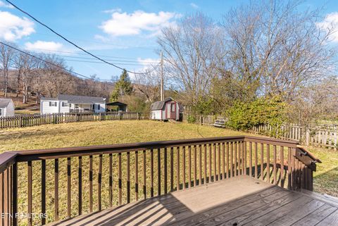 Tiny photo for 806 Reynolds Ave, Clinton, TN 37716 (MLS # 1324109)