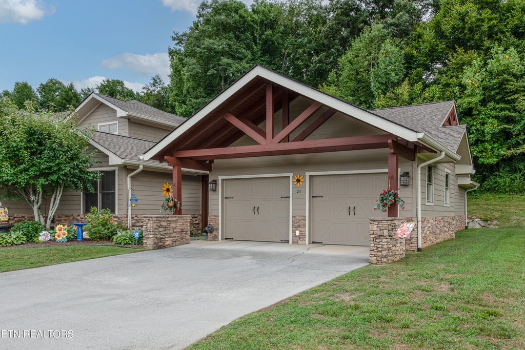 Photo of 211 Bishops Cap Circle, Townsend, TN 37882 (MLS # 1270720)