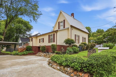 Tiny photo for 627 Medaris St, Clinton, TN 37716 (MLS # 1349124)