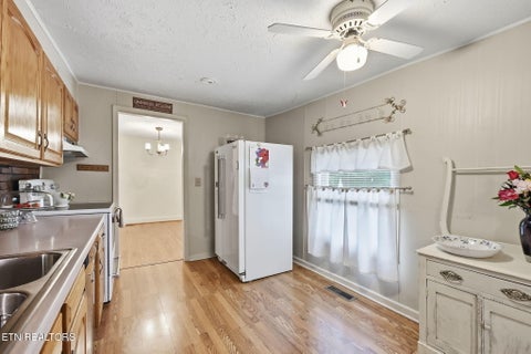 Tiny photo for 627 Medaris St, Clinton, TN 37716 (MLS # 1349124)