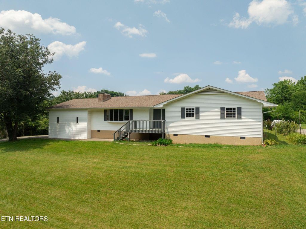 Photo of 2642 Louisville Boatdock Rd, Louisville, TN 37777 (MLS # 1303595)