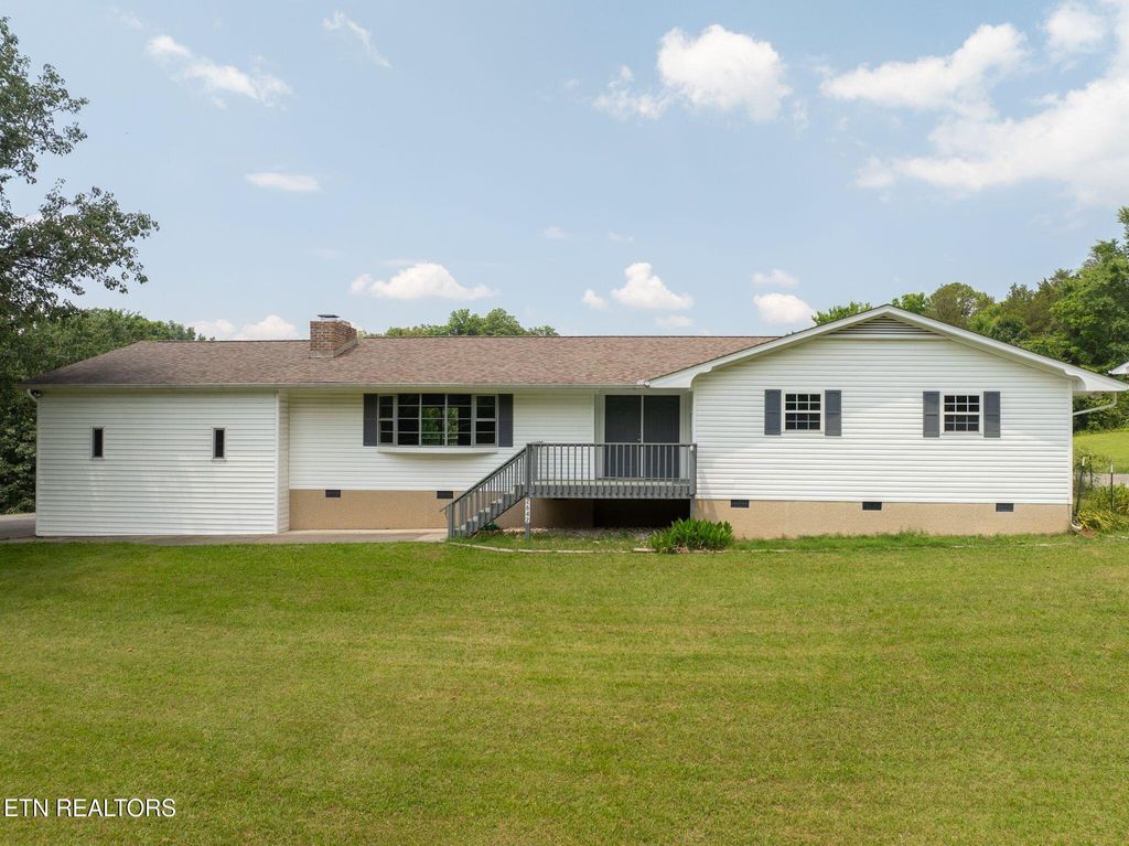 Photo of 2642 Louisville Boatdock Rd, Louisville, TN 37777 (MLS # 1303595)