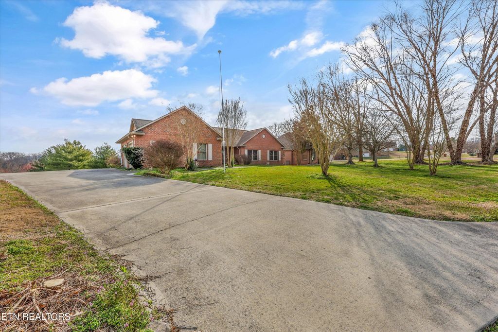 Photo of 3934 Poplar Grove Rd, Maryville, TN 37804 (MLS # 1331625)