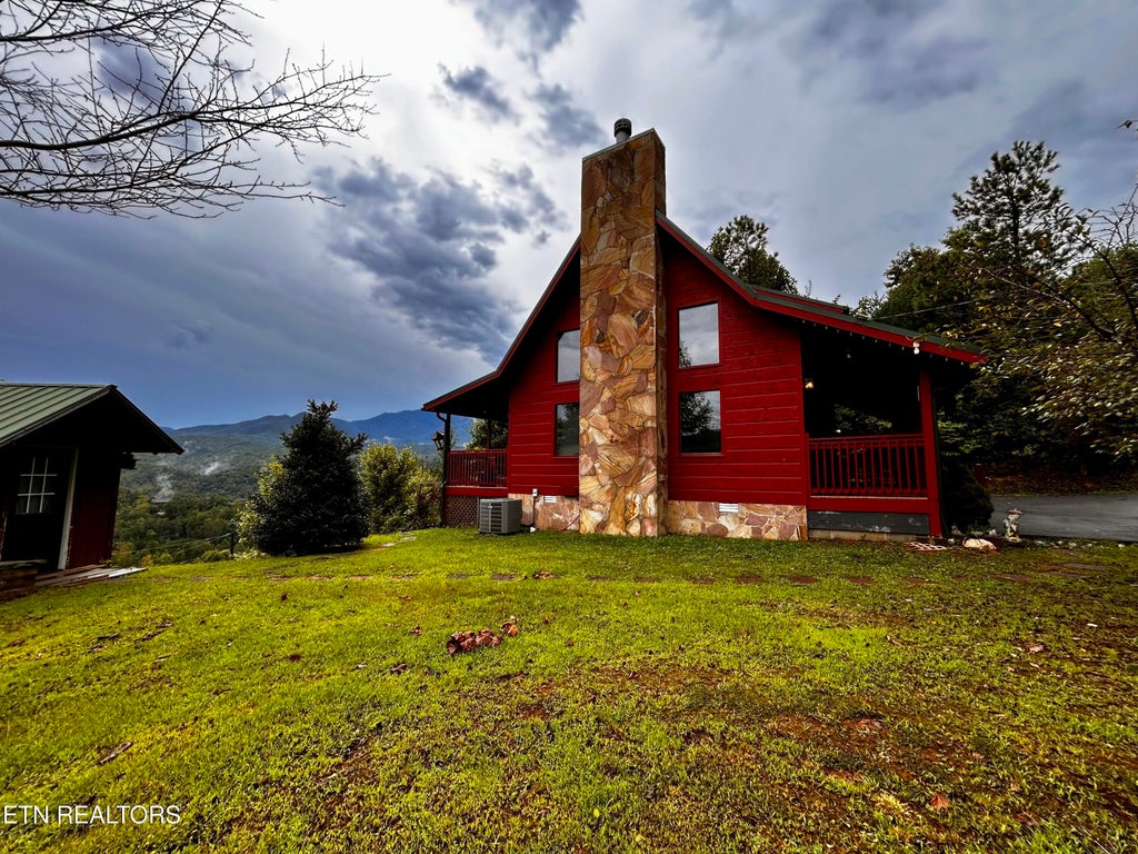 Photo of 712 Nocks Drive, Gatlinburg, TN 37738 (MLS # 1356494)