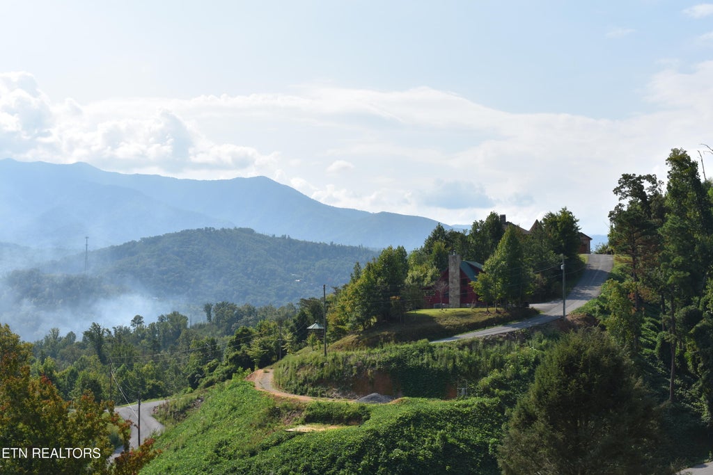 Photo of 712 Nocks Drive, Gatlinburg, TN 37738 (MLS # 1356494)
