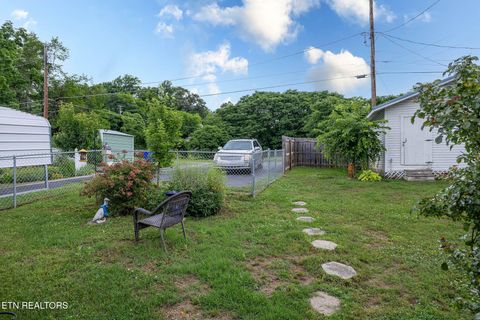Tiny photo for 210 Walden Ave, Harriman, TN 37748 (MLS # 1342490)