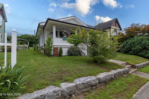 Tiny photo for 210 Walden Ave, Harriman, TN 37748 (MLS # 1342490)