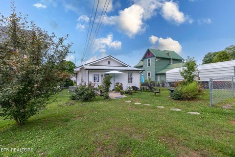 Tiny photo for 210 Walden Ave, Harriman, TN 37748 (MLS # 1342490)