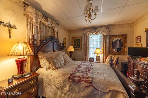 Tiny photo for 210 Walden Ave, Harriman, TN 37748 (MLS # 1342490)