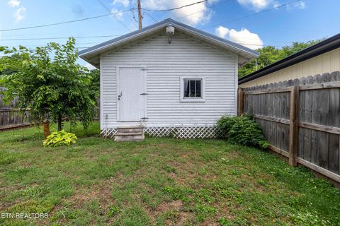 Tiny photo for 210 Walden Ave, Harriman, TN 37748 (MLS # 1342490)