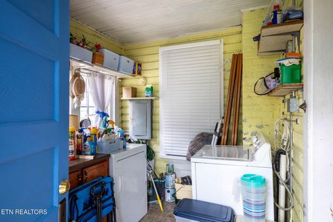 Tiny photo for 210 Walden Ave, Harriman, TN 37748 (MLS # 1342490)
