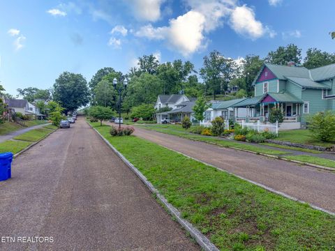 Tiny photo for 210 Walden Ave, Harriman, TN 37748 (MLS # 1342490)