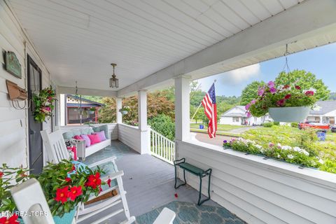 Tiny photo for 210 Walden Ave, Harriman, TN 37748 (MLS # 1342490)
