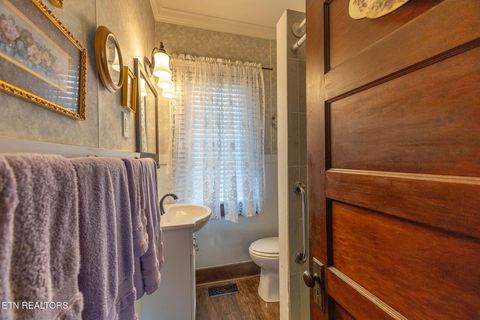 Tiny photo for 210 Walden Ave, Harriman, TN 37748 (MLS # 1342490)