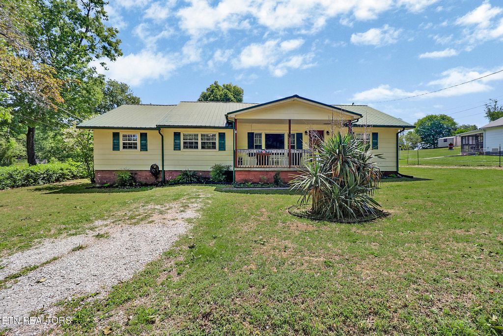 Photo of 280 Harding Rd, Harriman, TN 37748 (MLS # 1335115)