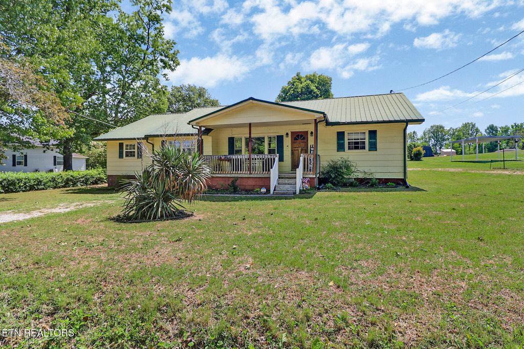 Photo of 280 Harding Rd, Harriman, TN 37748 (MLS # 1335115)