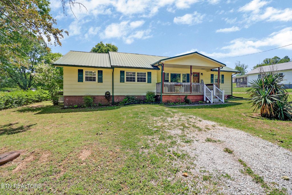 Photo of 280 Harding Rd, Harriman, TN 37748 (MLS # 1335115)